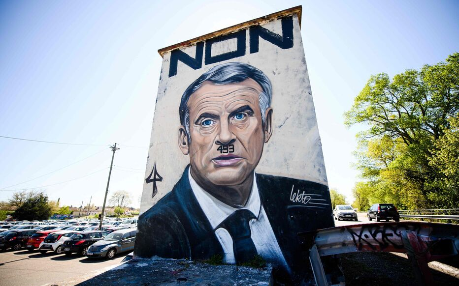 Macron est comparé à Hitler à Avignon